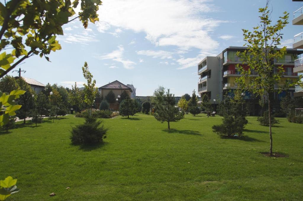 Airport Apartment 70 Squared Meters Otopeni Dış mekan fotoğraf